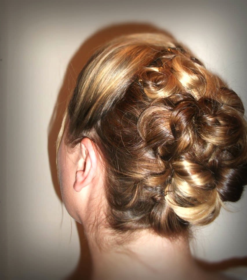 updo blonde